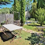 2 Bedroom Beautiful In Ferienhaus Tavel