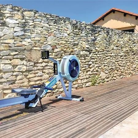 2 Bedroom Beautiful In Ferienhaus *