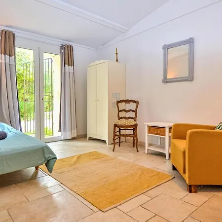 2 Bedroom Beautiful In Σπίτι διακοπών Tavel