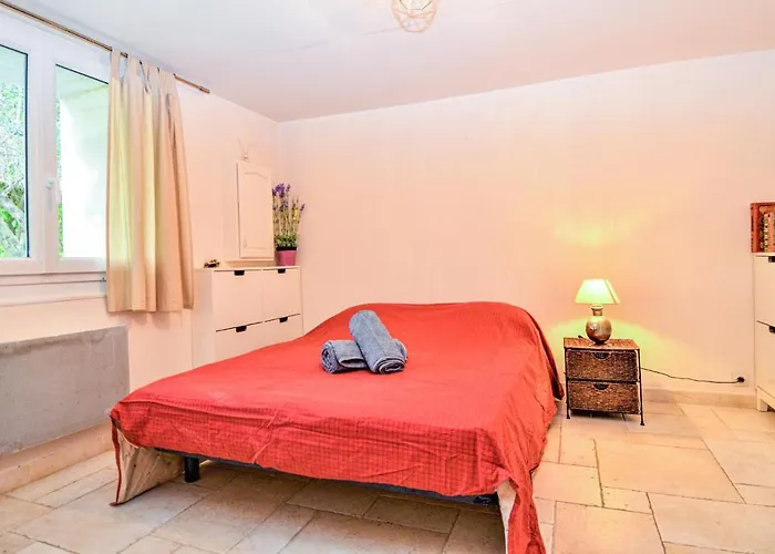2 Bedroom Beautiful In *